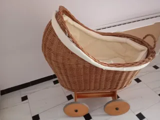 Moisés de mimbre para bebé