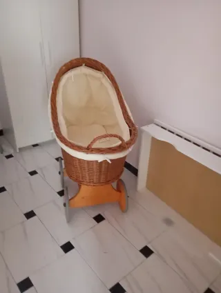 Moisés de mimbre para bebé