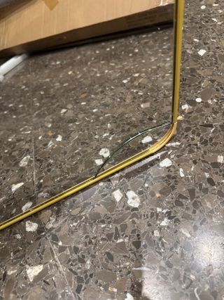 Espejo de pie amarillo