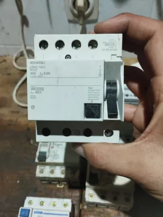 Diferenciales Trifásicos