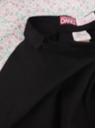 Falda negra con cintas de colores