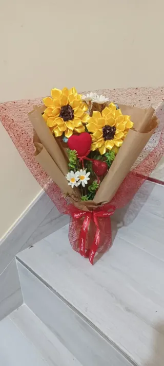 Ramo de flores artificiales