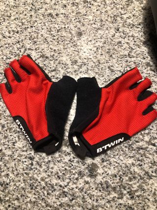 Casco de bicicleta negro niñ@s + guantes