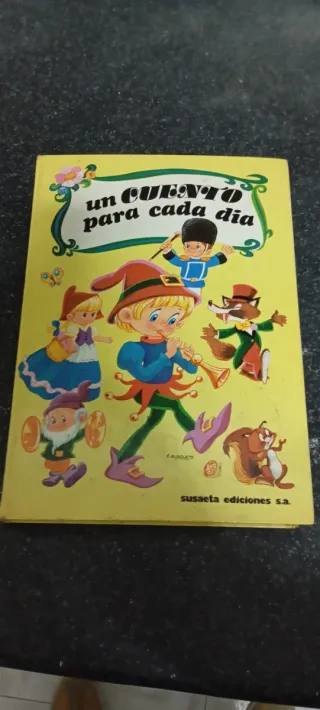 Libro infantil vintage “Un cuento para cada día”