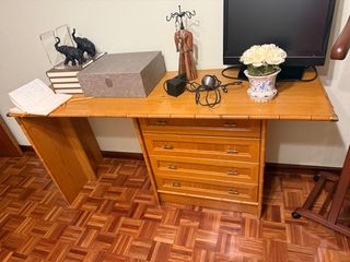Escritorio de madera