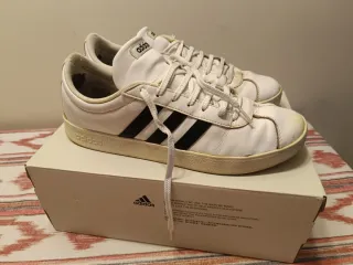 Zapatillas Adidas Blancas y Negras