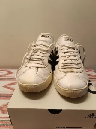 Zapatillas Adidas Blancas y Negras