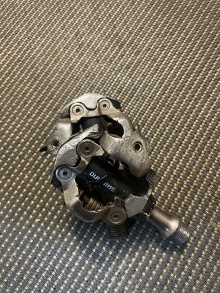 Pedales Shimano XT M8100