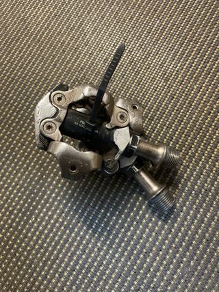 Pedales Shimano XT M8100