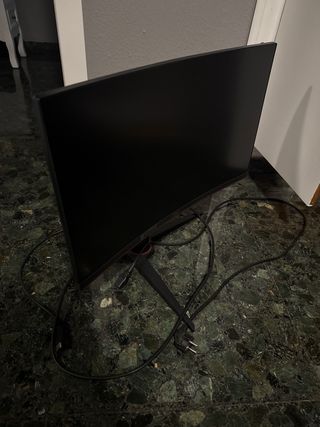 Monitor AOC Curvo Full HD 144Hz 1ms