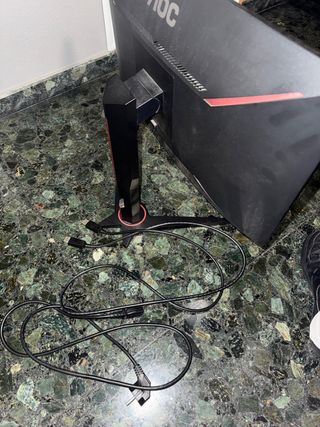 Monitor AOC Curvo Full HD 144Hz 1ms