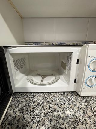 Microondas Orbegozo Blanco