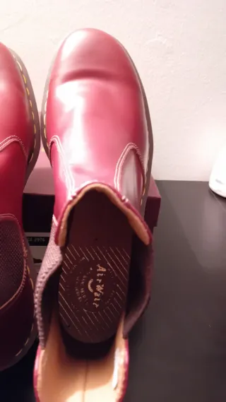 Dr. Martens Made in England Chelsea Boots Pelle