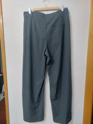 Pantalón señora pata ancha gris