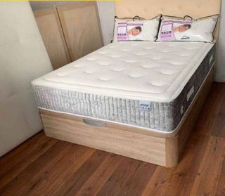 Cama doble con canapé y colchón incluidos