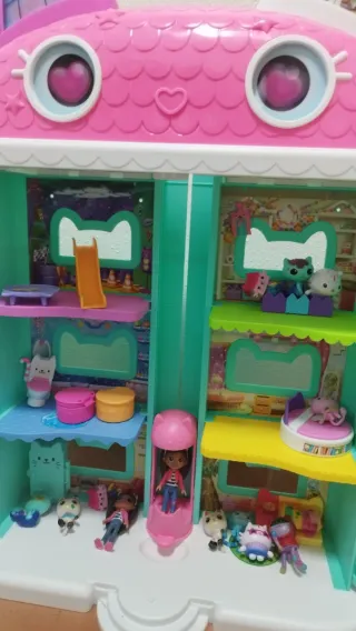 Casa delle bambole Gabby e figure NON TRATTABILE