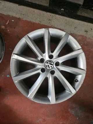 Llantas 18 Volkswagen Audi originales.