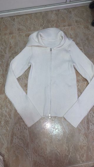 Jersey blanco con cremallera