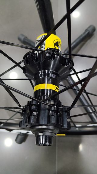 Roda Traseira Mavic Crossride 26 Eixo 12 Novo