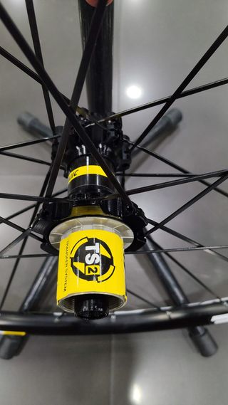 Roda Traseira Mavic Crossride 26 Eixo 12 Novo