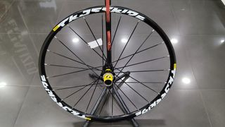 Roda Traseira Mavic Crossride 26 Eixo 12 Novo