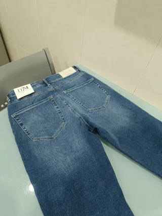 Pantalón vaquero D74 Talla 40