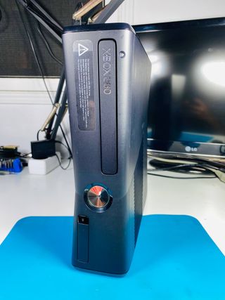 Xbox 360 Slim 250 GB + Mando Original