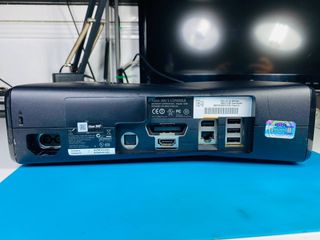 Xbox 360 Slim 250 GB + Mando Original