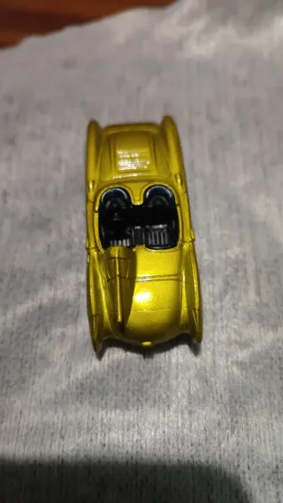 Numero 8 Macchinine di vari modelli e colori