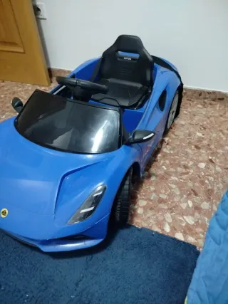 Coche eléctrico infantil azul