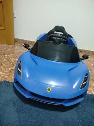 Coche eléctrico infantil azul