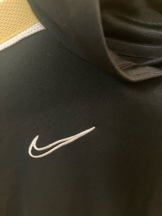 Sudadera Nike Negra y Dorada Talla XS