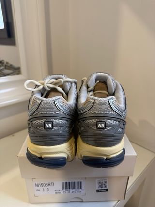 New Balance 1906RTI Gris Talla 41.5