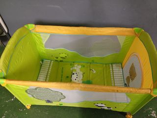 Cuna de viaje portátil