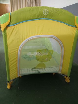 Cuna de viaje portátil