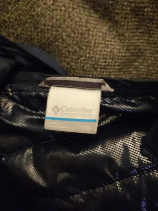 Abrigo Columbia Negro y Azul