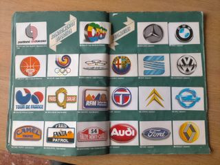 Álbum de Cromos Antiguo Marca Manía.