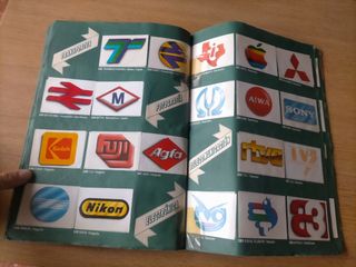 Álbum de Cromos Antiguo Marca Manía.