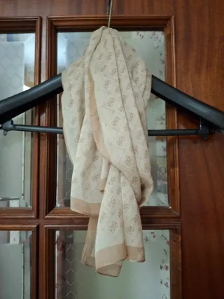 Fular Guess Beige/Marrone