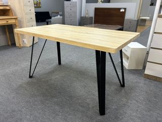 Mesa de comedor ¡PÁGALO EN CASA!