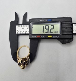Anillo de oro de 18k piedras, 9.52 g, T-18.
