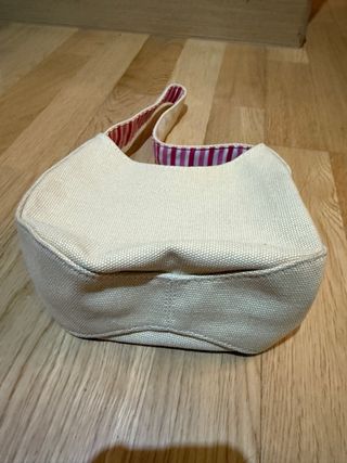 Bolso beige con forro a rayas