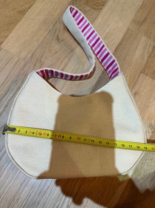 Bolso beige con forro a rayas