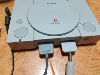 Consola PlayStation 1 con 2 mandos