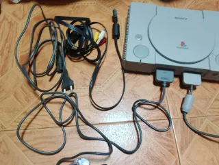 Consola PlayStation 1 con 2 mandos