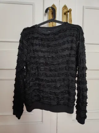 Jersey negro con textura