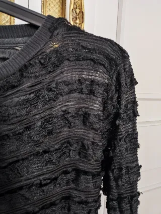 Jersey negro con textura