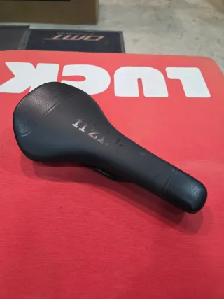 Sillín Fizik Taiga 138mm Negro