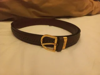 Cinturón piel marrón hebilla dorada