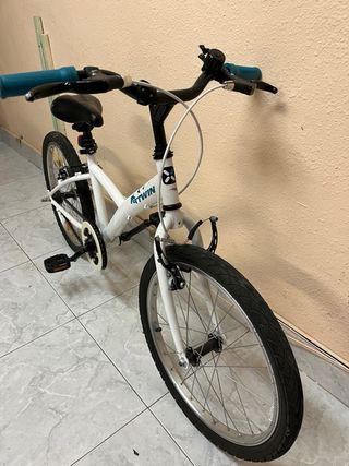 Bicicleta infantil blanca